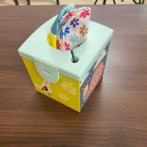 Toy tissue box